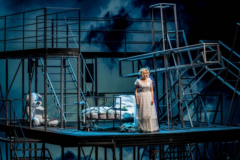 Breaking-the-Waves-1