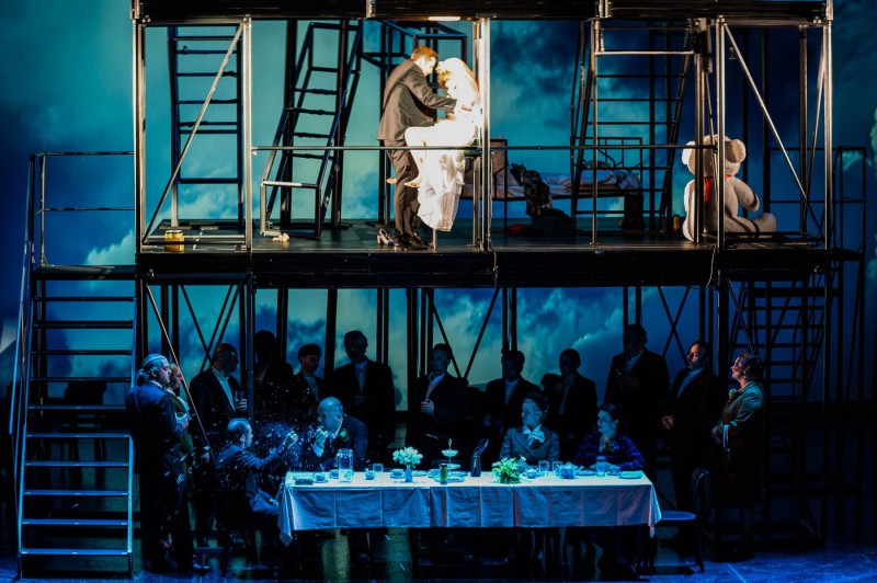 Breaking-the-Waves-10