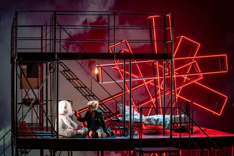 Breaking-the-Waves-3